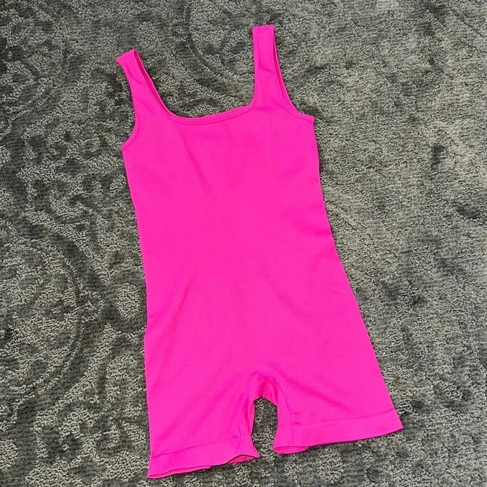 •Ribbed workout romper• - Picture 1 of 4